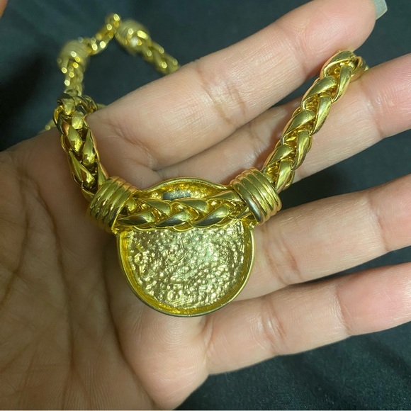 1980s Set Faux French Gold Coin Thick Chain Necklace & Matching Clip-On Earrings - Picture 6 of 8